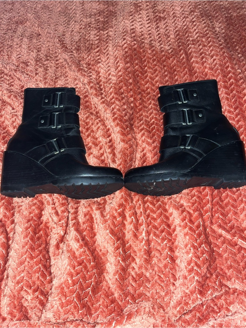 Sorel  Black Strappy Leather Women's Boots. Size 7. - Picture 2 of 10